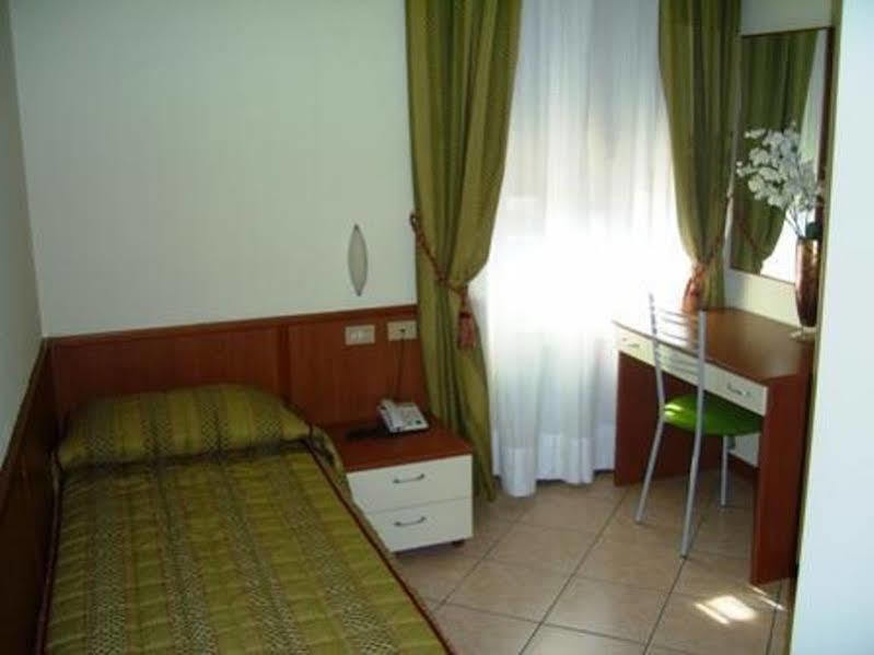Hotel San Siro Fiera Milánó Kültér fotó